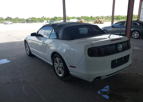 2014 Ford Mustang V6 z USA, uszkodzony, nr VIN 1ZVBP8EM5E5238402